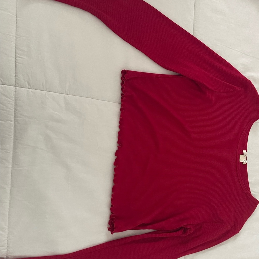 Red shirt - Picture 4 of 5